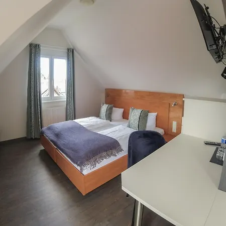 فندق & Gaestehaus Im Ziegelweg Klimatisiert Eintrittskarten Fuer Den Europa-park Erhalten Sie Garantiert Ueber Uns 3*