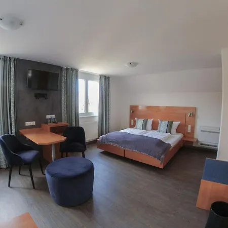 & Gaestehaus Im Ziegelweg Klimatisiert Eintrittskarten Fuer Den Europa-park Erhalten Sie Garantiert Ueber Uns 3*