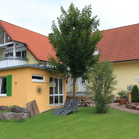 & Gaestehaus Im Ziegelweg Klimatisiert Eintrittskarten Fuer Den Europa-park Erhalten Sie Garantiert Ueber Uns Szálloda 3*