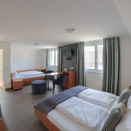 & Gaestehaus Im Ziegelweg Klimatisiert Eintrittskarten Fuer Den Europa-park Erhalten Sie Garantiert Ueber Uns فندق 3*