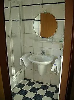 Ξενοδοχείο & Gaestehaus Im Ziegelweg Klimatisiert Eintrittskarten Fuer Den Europa-park Erhalten Sie Garantiert Ueber Uns Rust