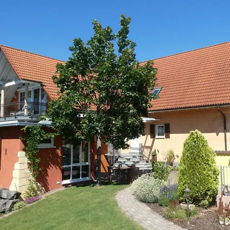& Gastehaus Im Ziegelweg: Europa-park Ticket Guarantee Hotel Rust